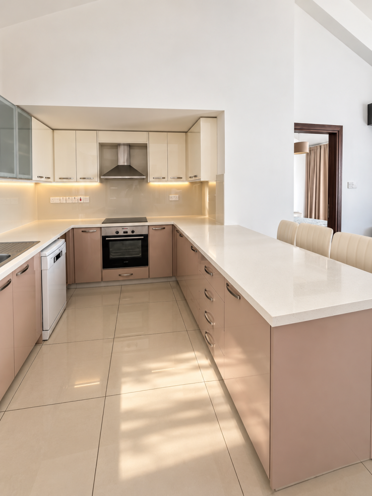 3 bedrooms Apartment in Germasogeia, Limassol, Cyprus No. 62183
