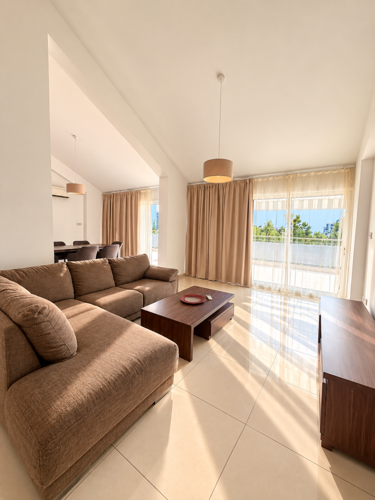 3 bedrooms Apartment in Germasogeia, Limassol, Cyprus No. 62183