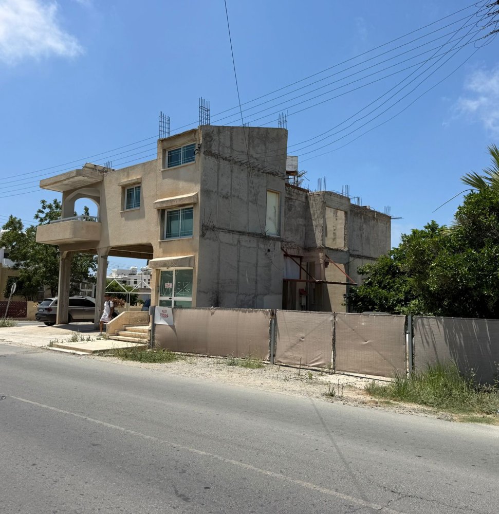 2 rooms Commercial property in Paphos, Cyprus No. 61963