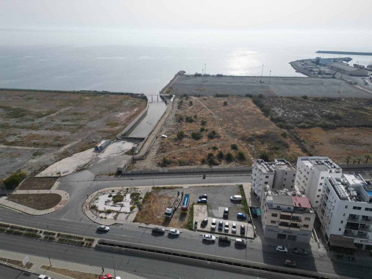 3 bedrooms Apartment in Larnaca, Larnaka, Cyprus No. 64130