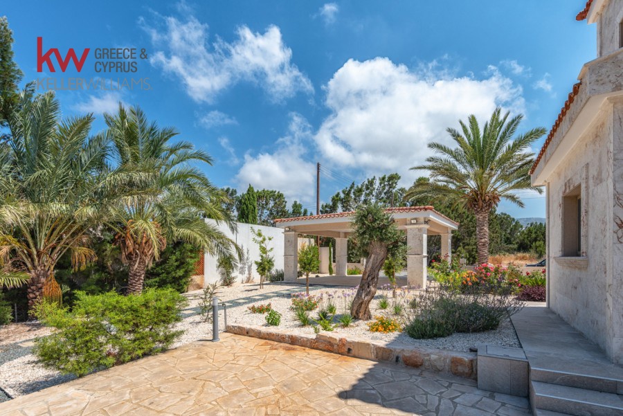4 bedrooms Villa in Pegeia, Paphos, Cyprus No. 61218