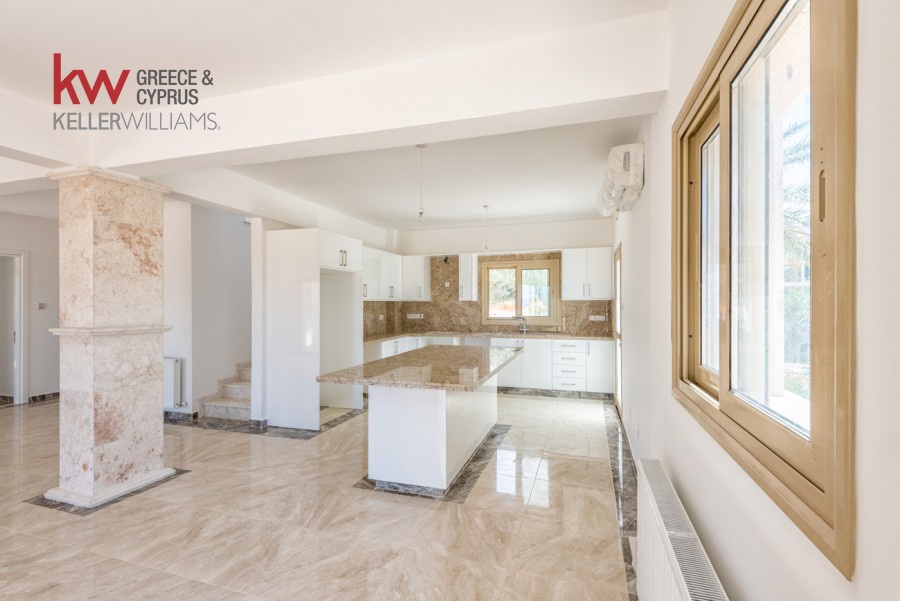 4 bedrooms Villa in Pegeia, Paphos, Cyprus No. 61218