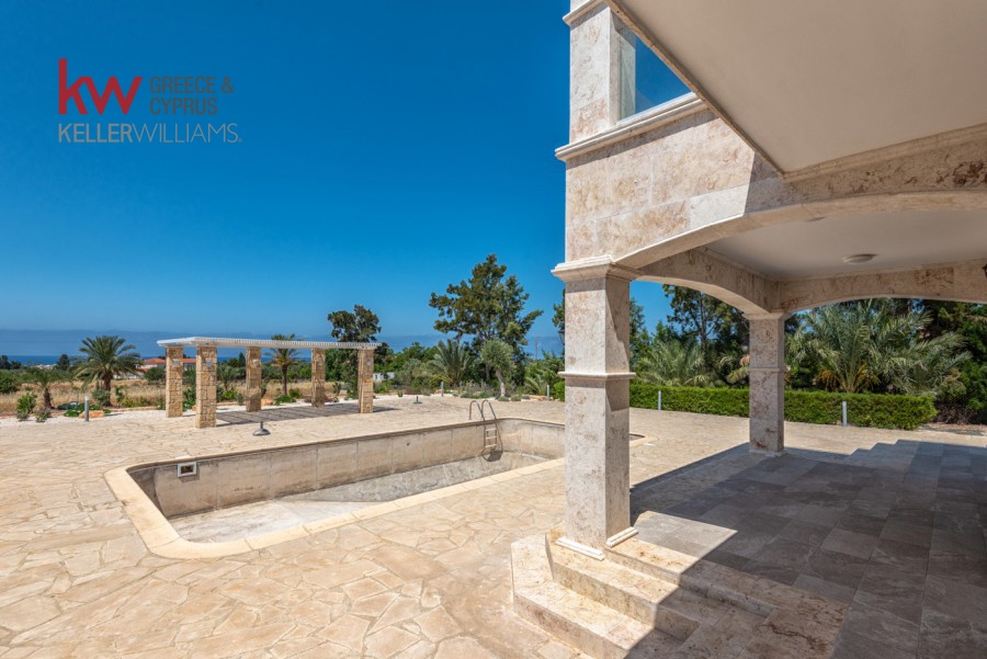 4 bedrooms Villa in Pegeia, Paphos, Cyprus No. 61218