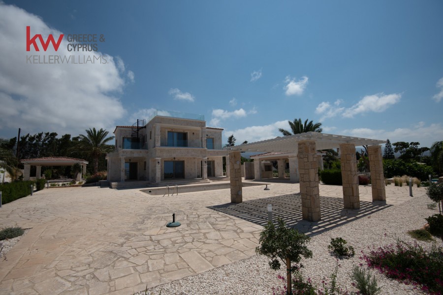 4 bedrooms Villa in Pegeia, Paphos, Cyprus No. 61218