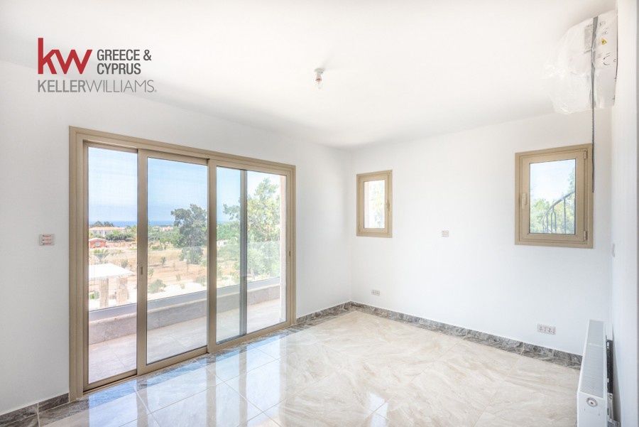 4 bedrooms Villa in Pegeia, Paphos, Cyprus No. 61218