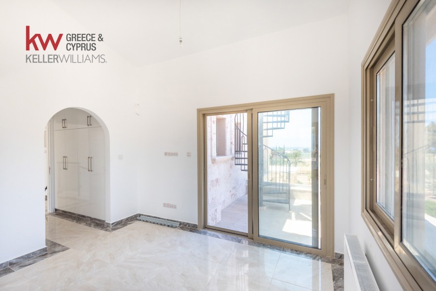 4 bedrooms Villa in Pegeia, Paphos, Cyprus No. 61218