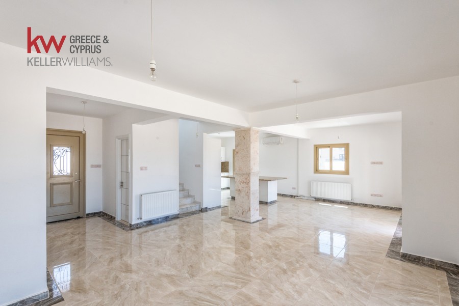 4 bedrooms Villa in Pegeia, Paphos, Cyprus No. 61218