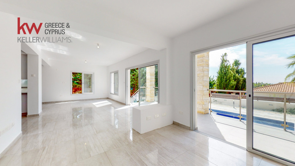 5 bedrooms Villa in Kissonerga, Paphos, Cyprus No. 62012