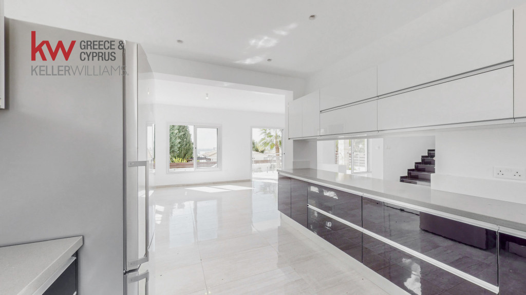5 bedrooms Villa in Kissonerga, Paphos, Cyprus No. 62012