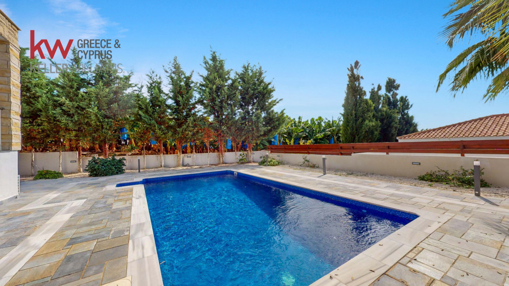 5 bedrooms Villa in Kissonerga, Paphos, Cyprus No. 62012
