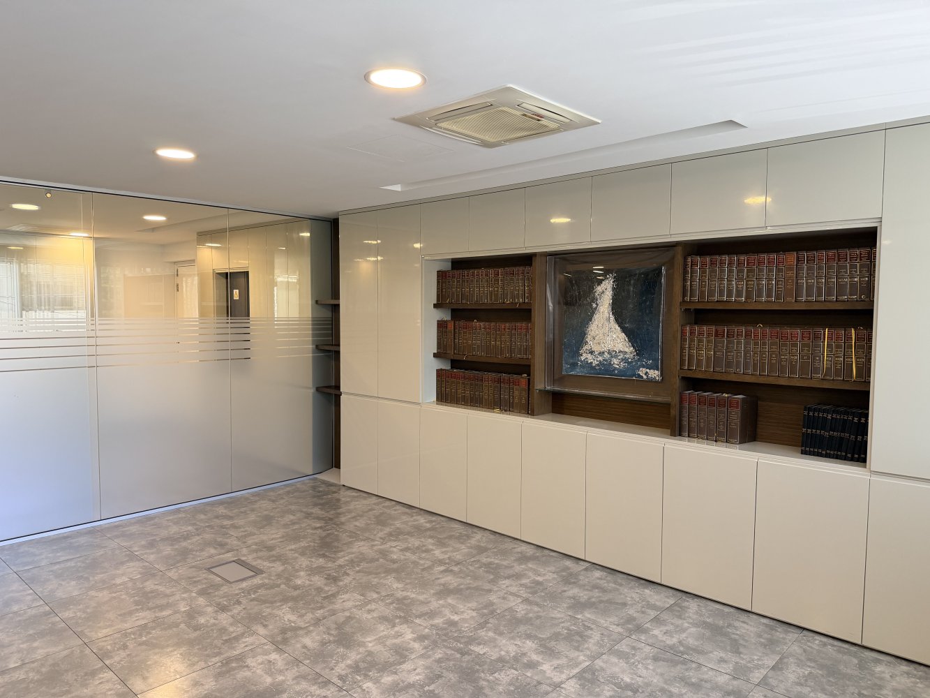 100m2 Oficina en Limassol, Chipre No. 62377