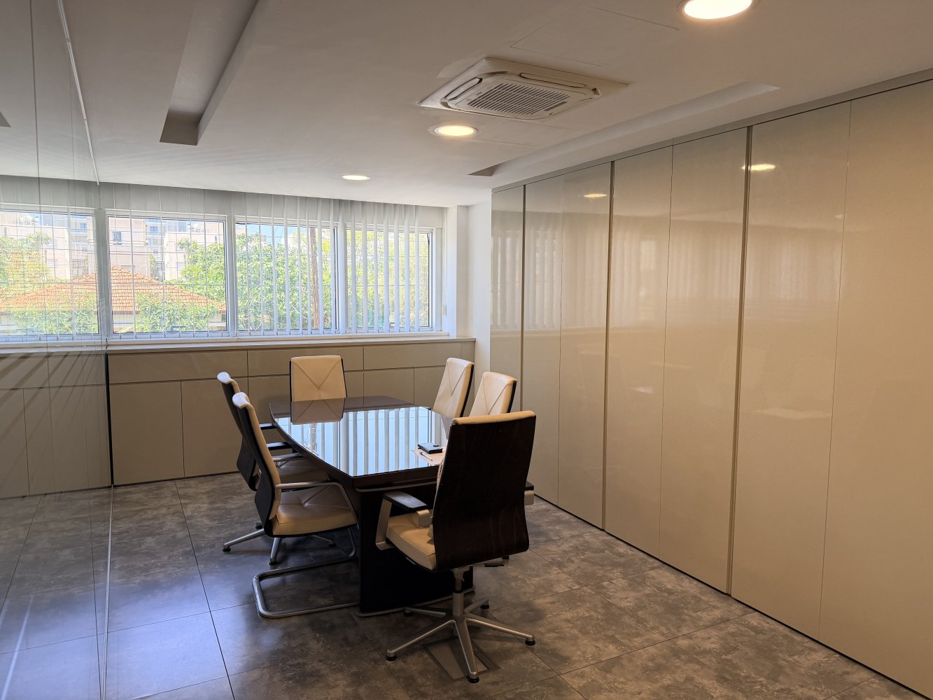 100m2 Oficina en Limassol, Chipre No. 62377
