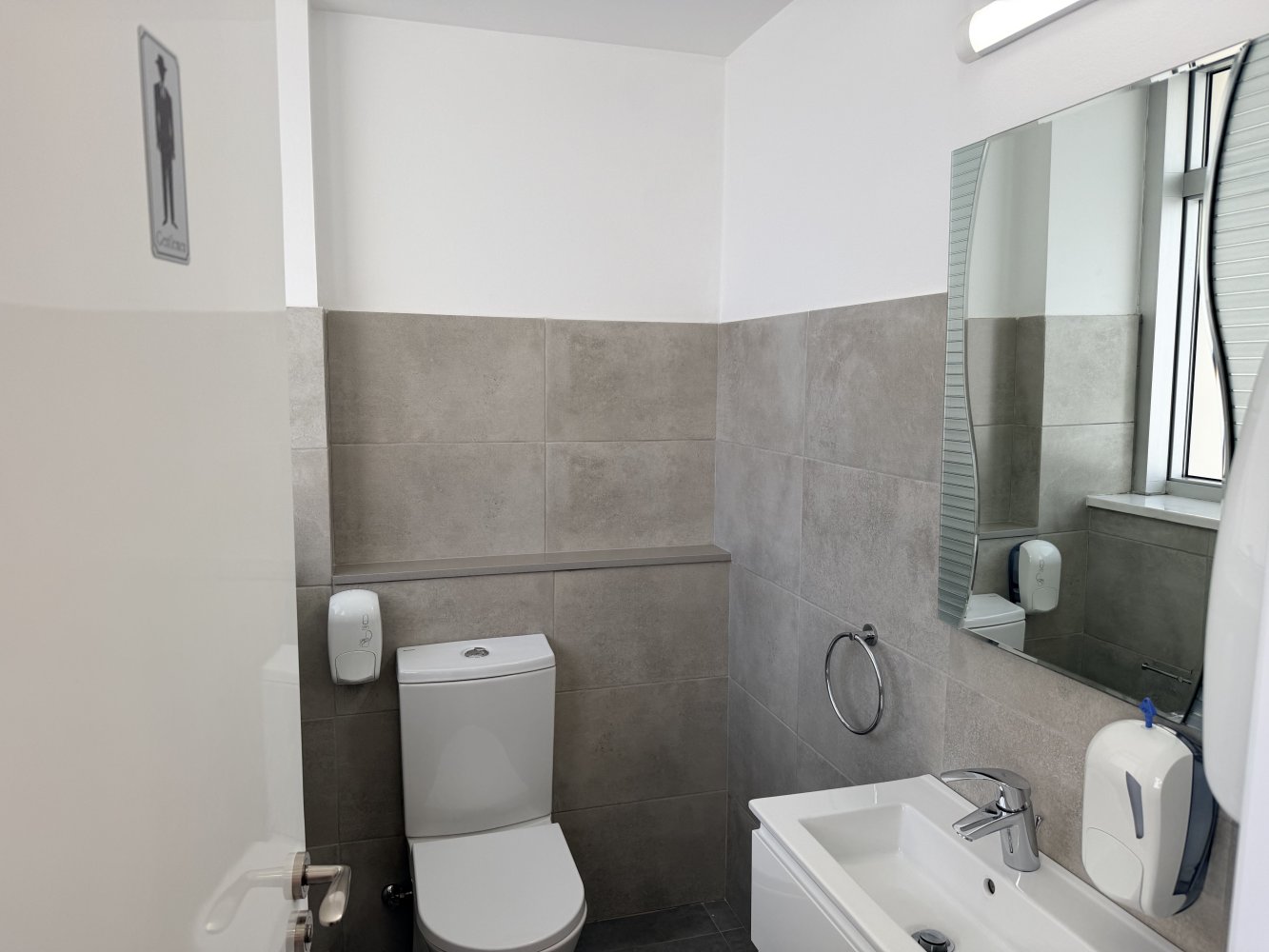 100m2 Oficina en Limassol, Chipre No. 62377