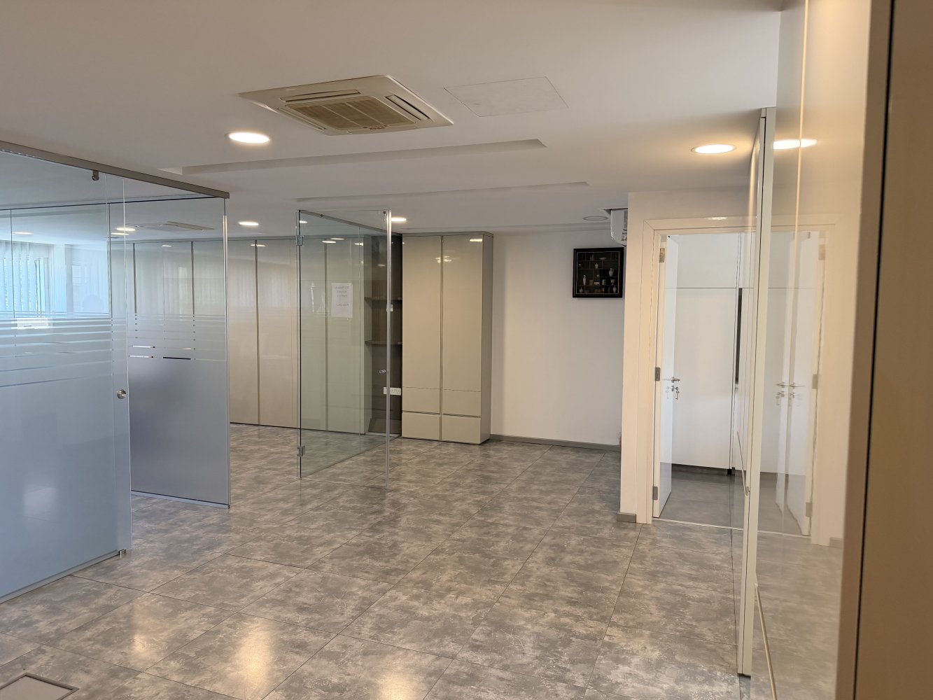 100m2 Oficina en Limassol, Chipre No. 62377