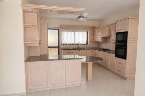 3 bedrooms Villa in Larnaka, Cyprus No. 59028