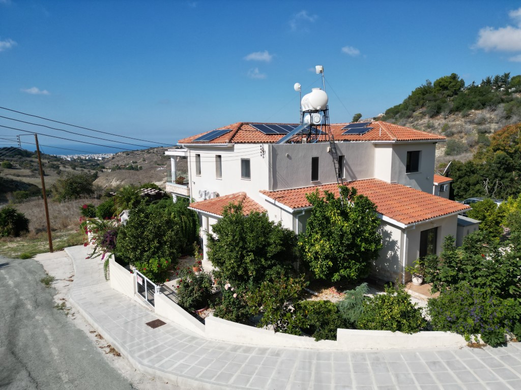 4 bedrooms Villa in Armou, Paphos, Cyprus No. 62384