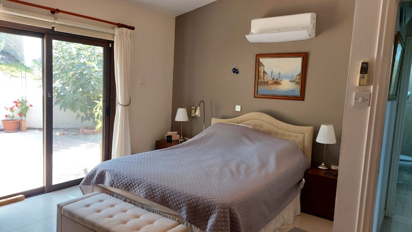 4 bedrooms Villa in Armou, Paphos, Cyprus No. 62384