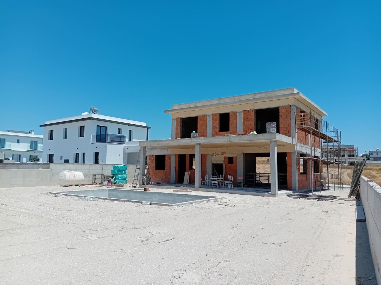 Вилла с 4 спальнями в Арадипу, Ларнака, Кипр № 40134