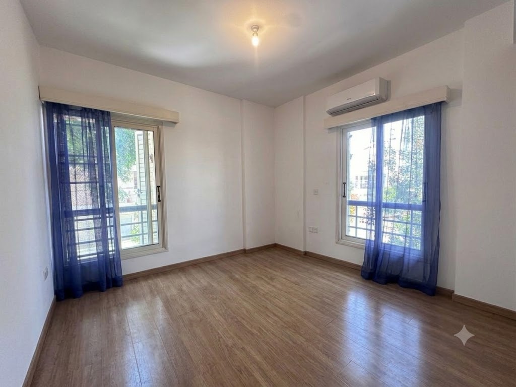 3 bedrooms Apartment in Nicosia, Cyprus No. 61441