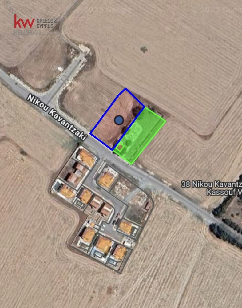 1152m2 Land in Dromolaxia, Larnaka, Cyprus No. 40231