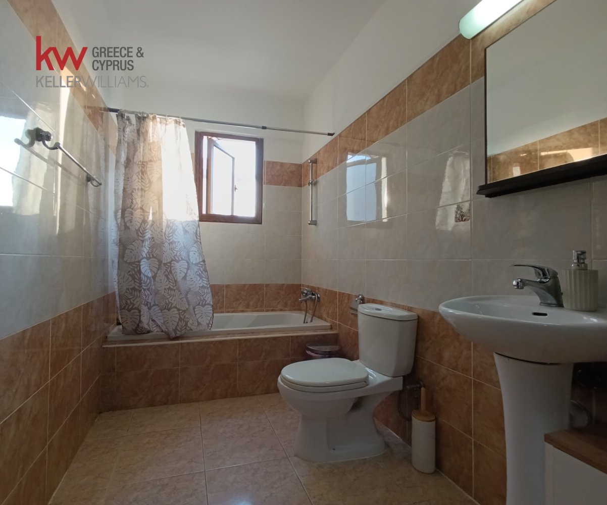 Квартира с 3 спальнями в Ливадия, Ларнака, Кипр № 40545