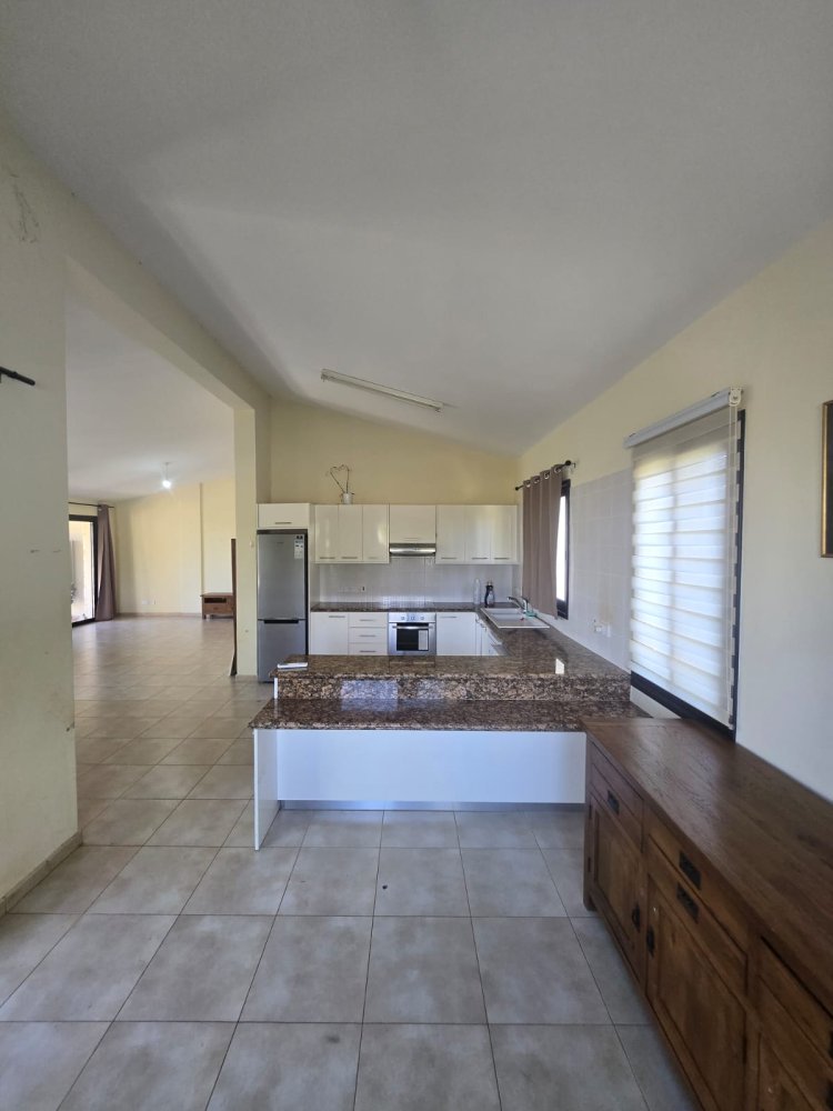 3 bedrooms Bungalow in Kouklia, Paphos, Cyprus No. 61625