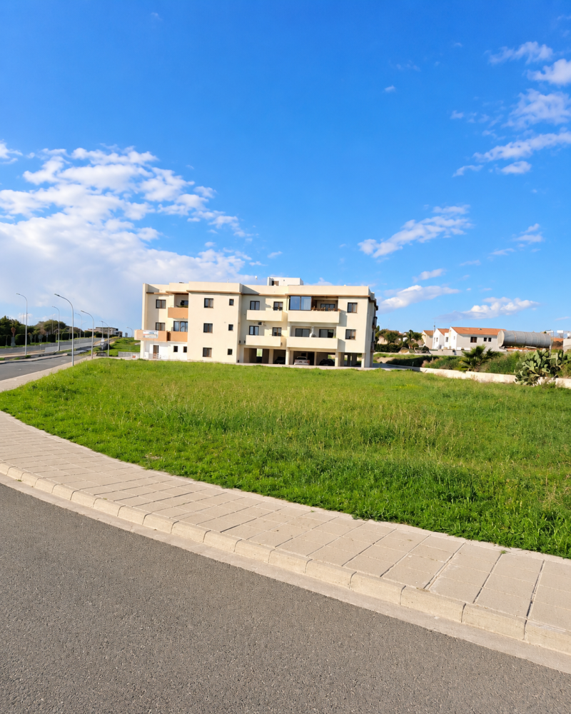 1750m2 Land in Aradippou, Larnaka, Cyprus No. 61580