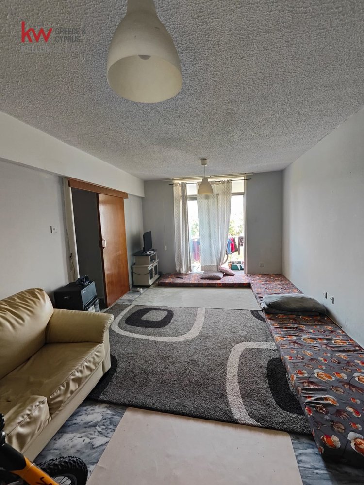 4 bedrooms Apartment in Nicosia, Cyprus No. 40062