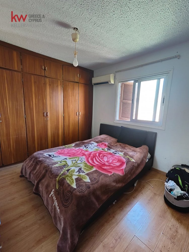 4 bedrooms Apartment in Nicosia, Cyprus No. 40062