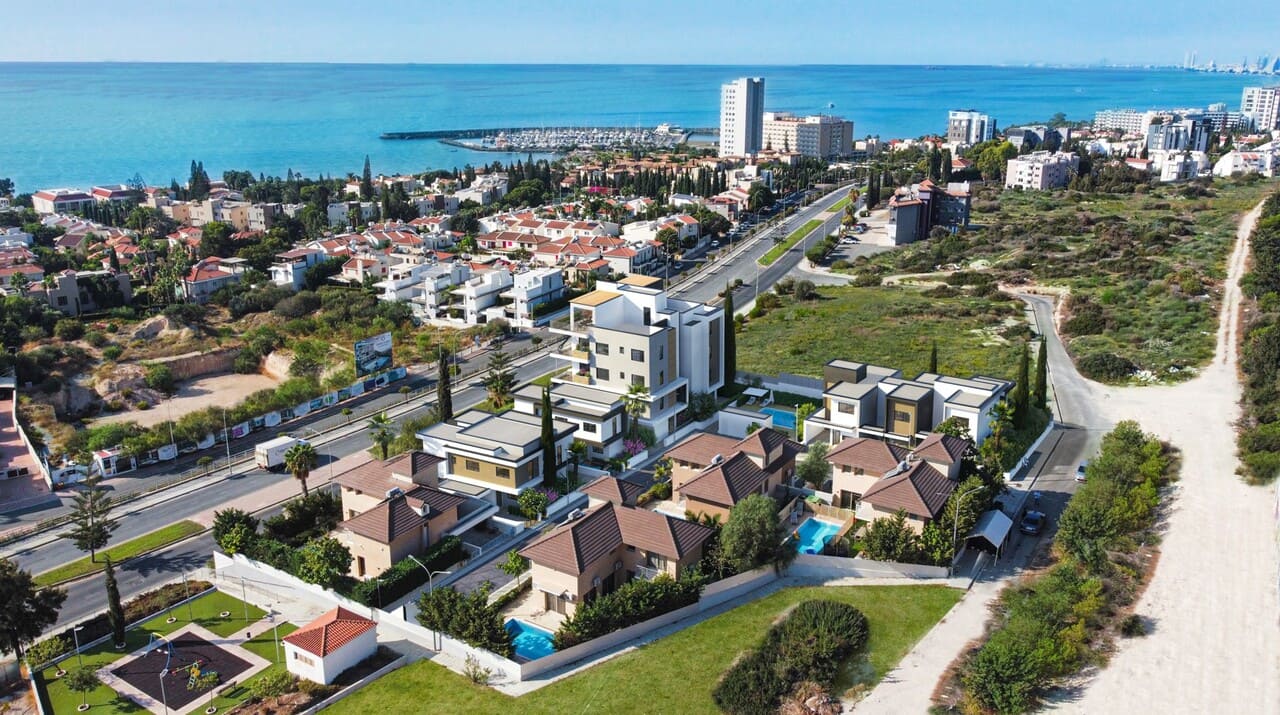 2 bedrooms Apartment in Limassol, Cyprus No. 64040