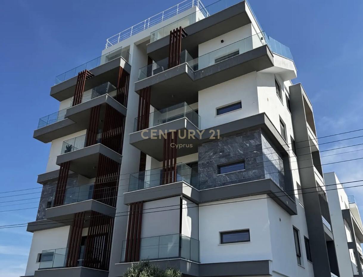 2 bedrooms Penthouse in Larnaca, Larnaka, Cyprus No. 58868