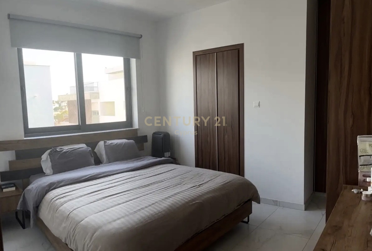 2 bedrooms Penthouse in Larnaca, Larnaka, Cyprus No. 58868