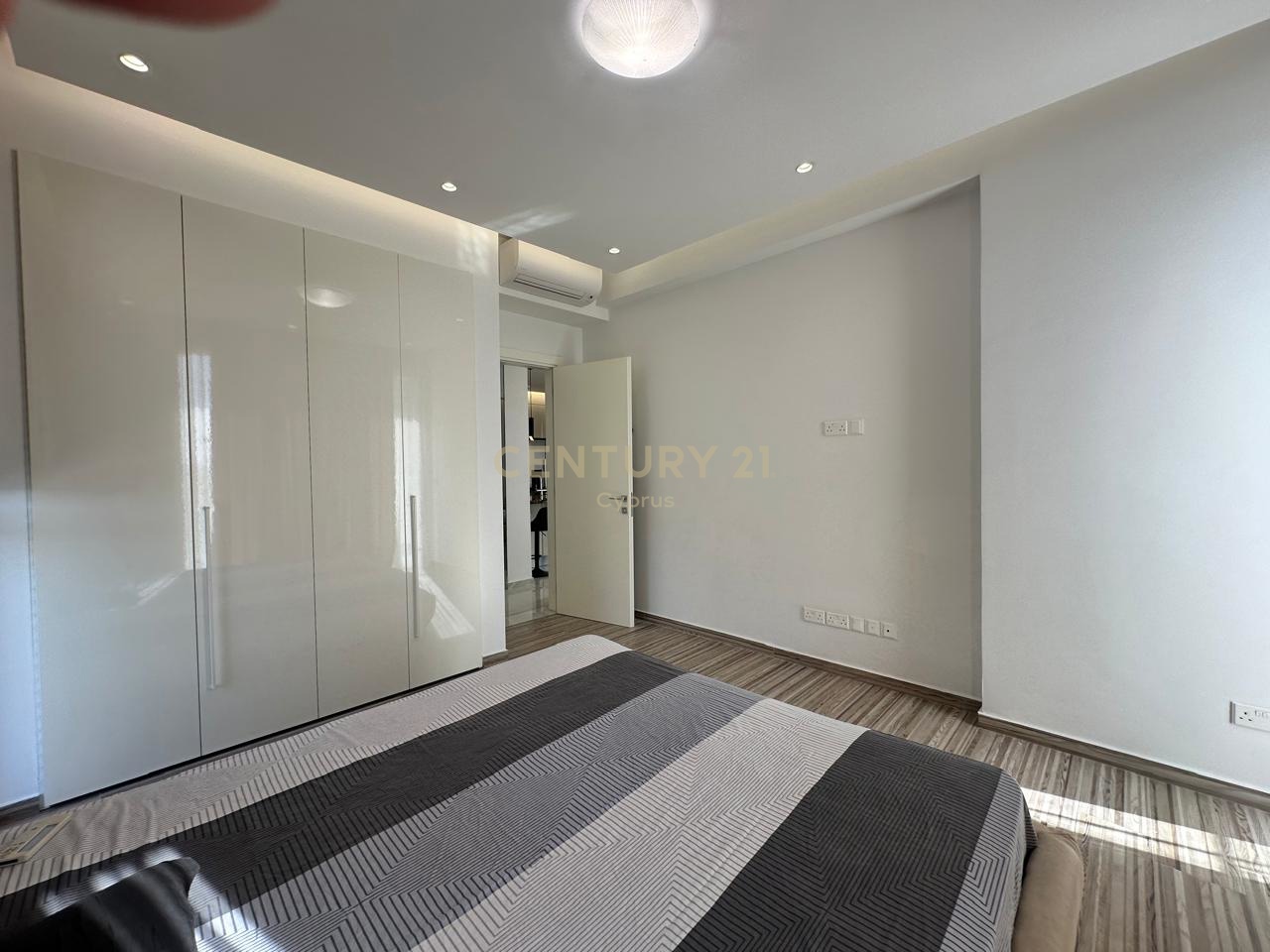 2 bedrooms Apartment in Agios Tychonas, Limassol, Cyprus No. 58862