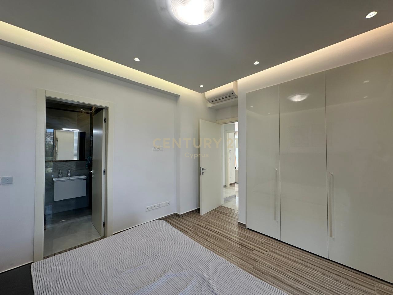 2 bedrooms Apartment in Agios Tychonas, Limassol, Cyprus No. 58862