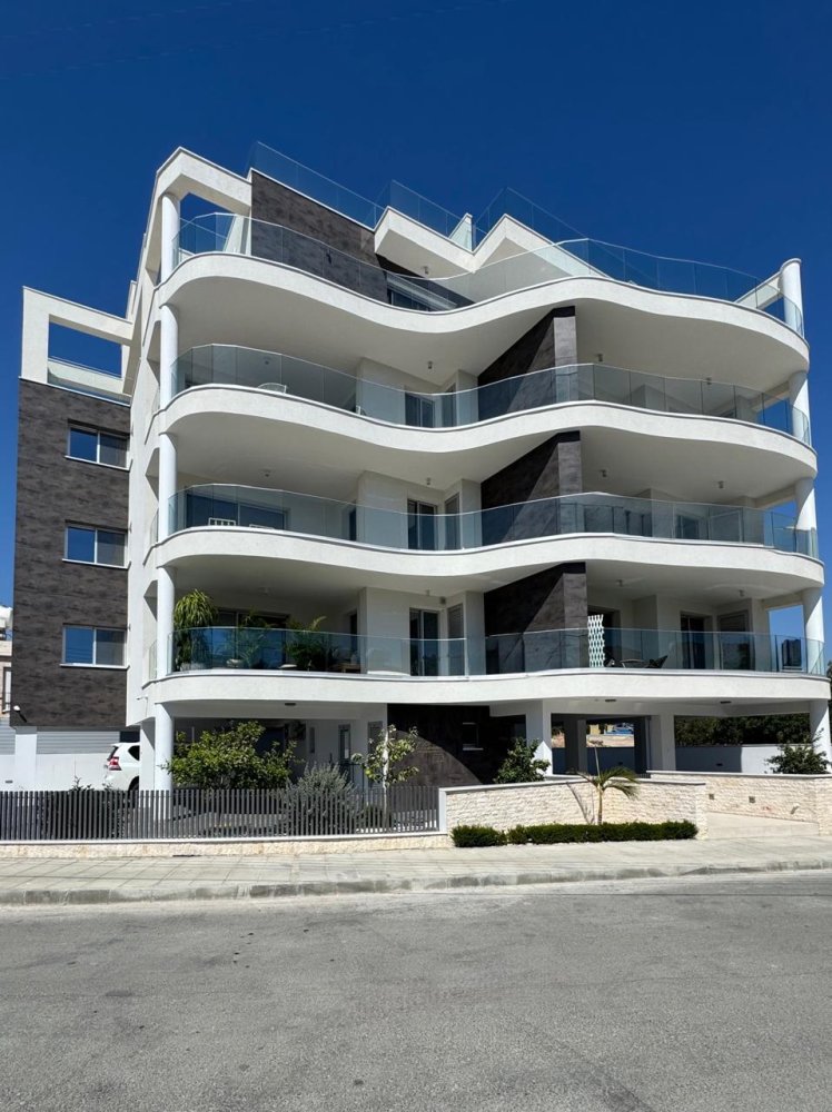 2 bedrooms Apartment in Germasogeia, Limassol, Cyprus No. 62157