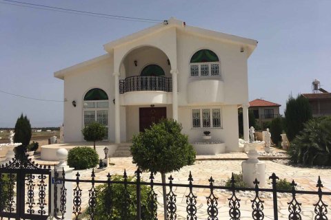 4 bedrooms Villa in Xylotymbou, Larnaka, Cyprus No. 62327