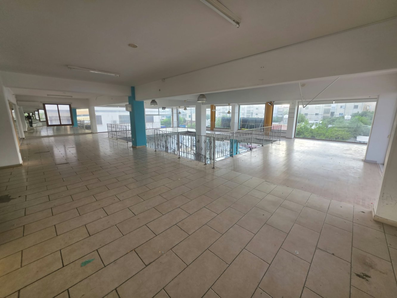 Коммерческая недвижимость 550м2 в Ларнака, Кипр № 62262