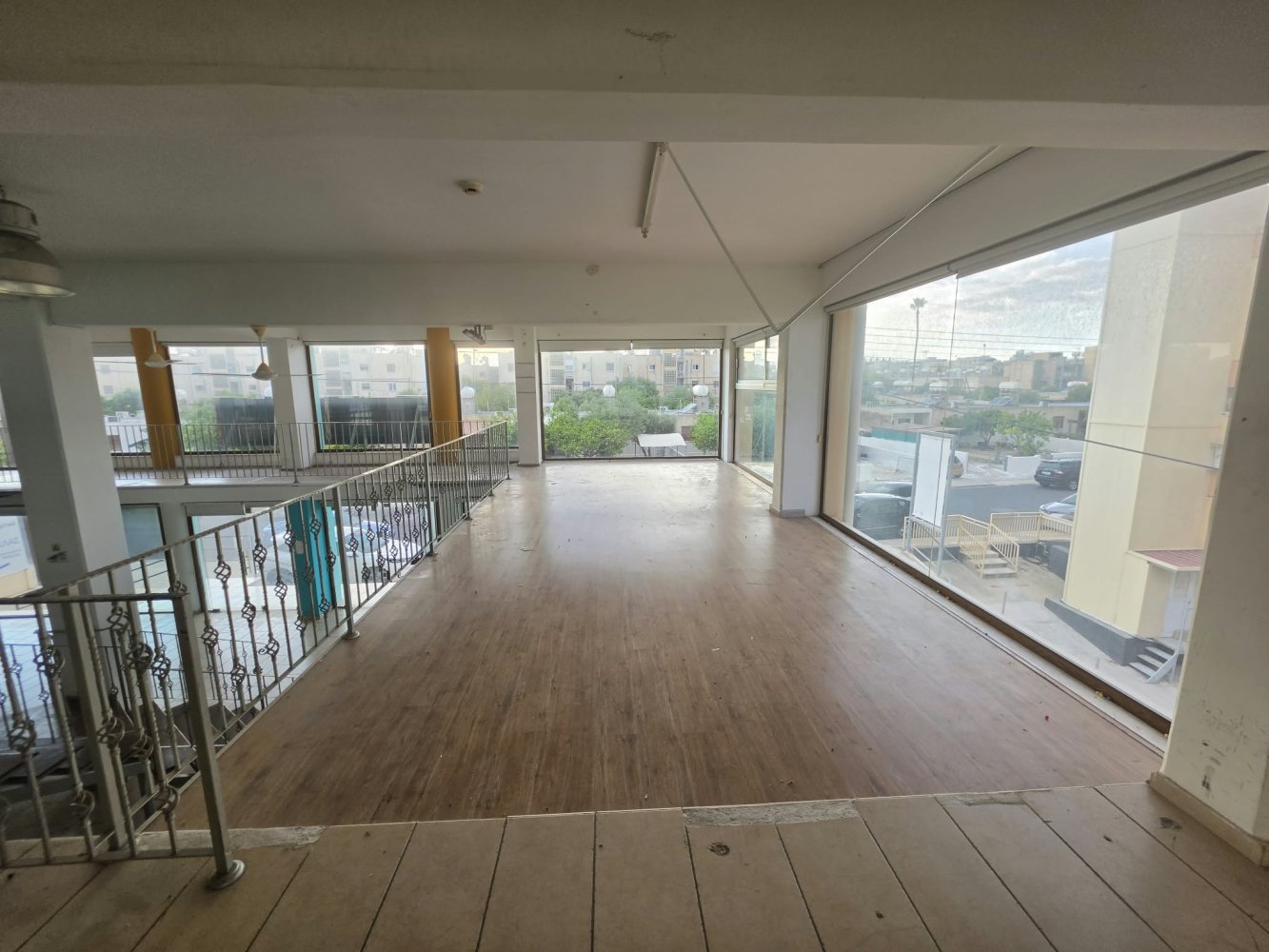 Коммерческая недвижимость 550м2 в Ларнака, Кипр № 62262