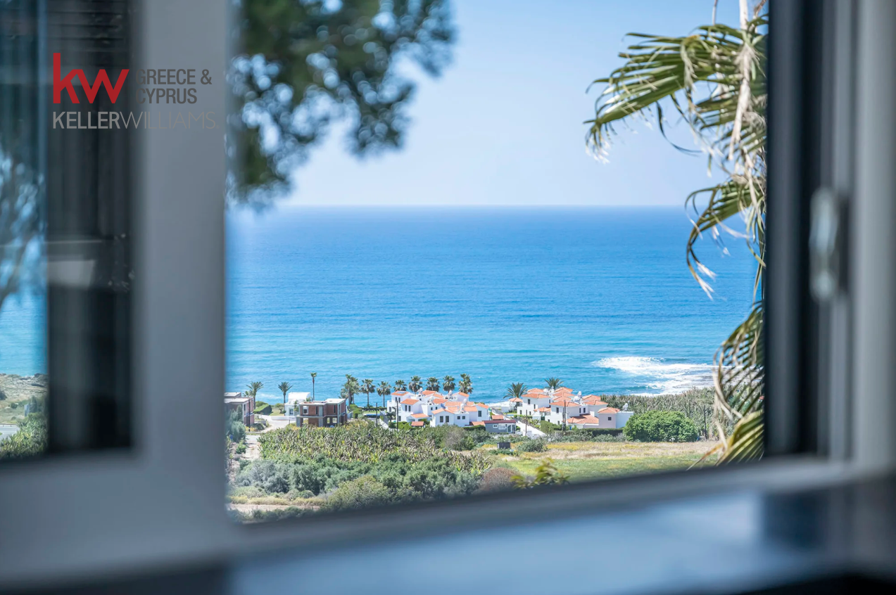 5 bedrooms Villa in Kissonerga, Paphos, Cyprus No. 62063