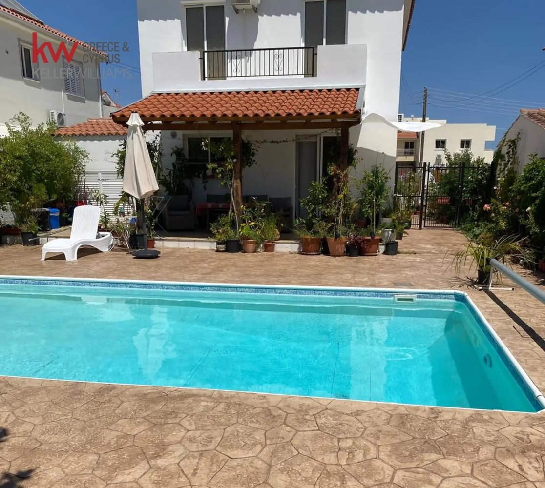 4 chambres Villa à Oroklini, Larnaka, Chypre No. 40239