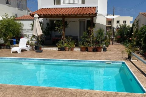 4 bedrooms Villa in Oroklini, Larnaka, Cyprus No. 40239
