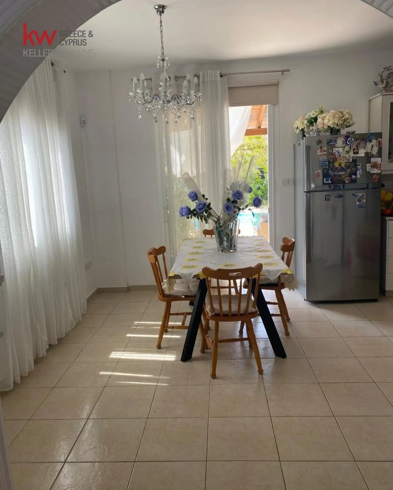 4 chambres Villa à Oroklini, Larnaka, Chypre No. 40239