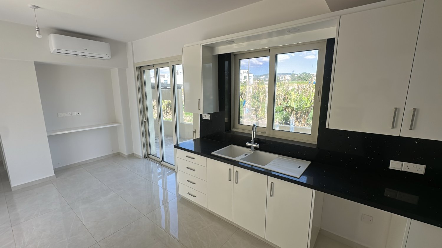 3 bedrooms Villa in Kissonerga, Paphos, Cyprus No. 60521