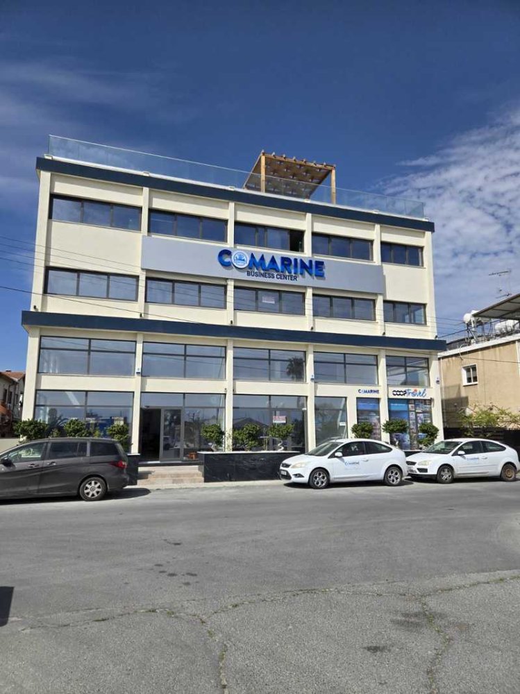 152m2 Propriété commerciale à Larnaca, Larnaka, Chypre No. 61513