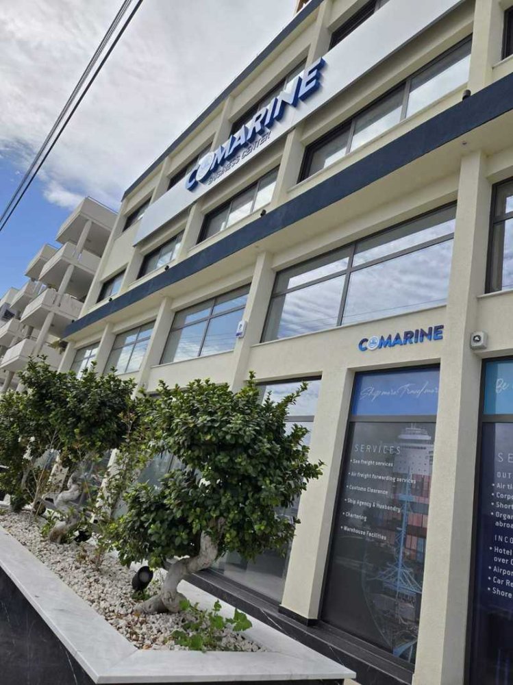 152m2 Propriété commerciale à Larnaca, Larnaka, Chypre No. 61513