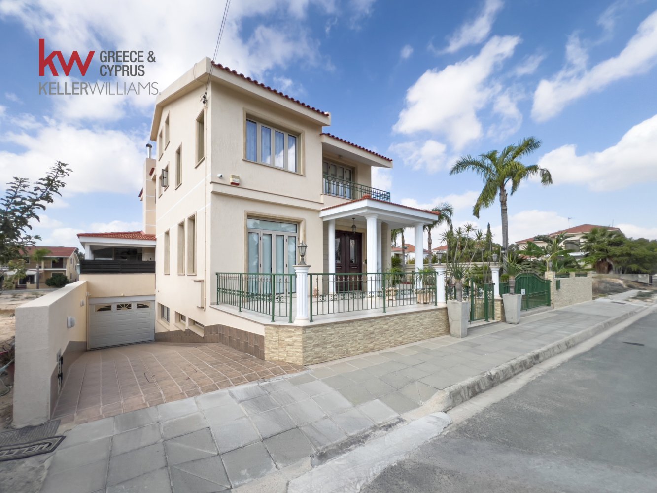 5 chambres Villa à Aradippou, Larnaka, Chypre No. 40619