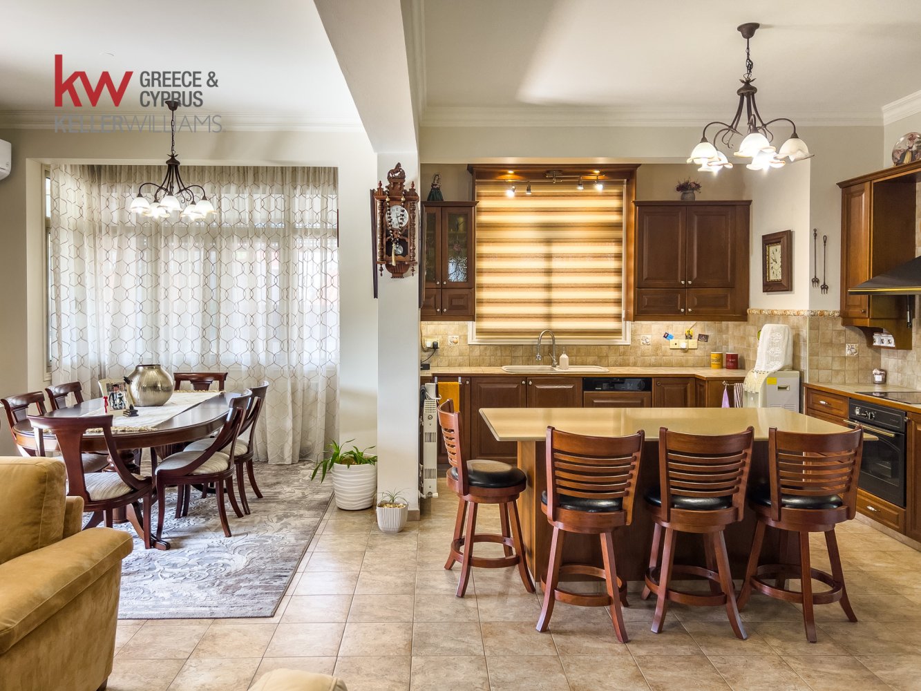5 chambres Villa à Aradippou, Larnaka, Chypre No. 40619