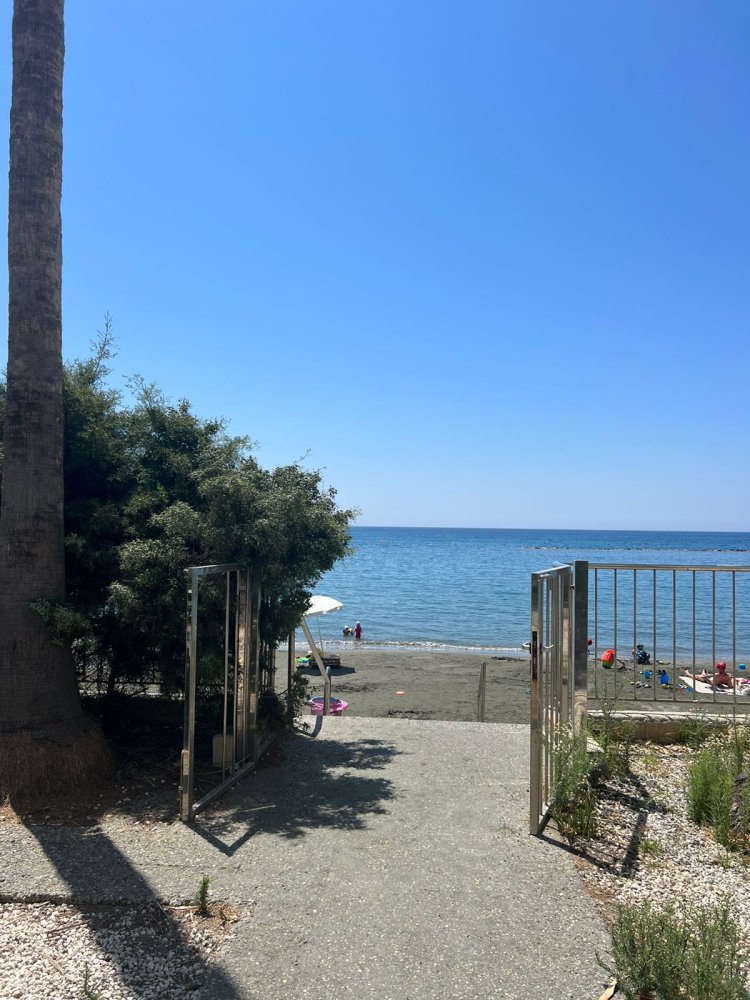 3 bedrooms Apartment in Germasogeia, Limassol, Cyprus No. 60519
