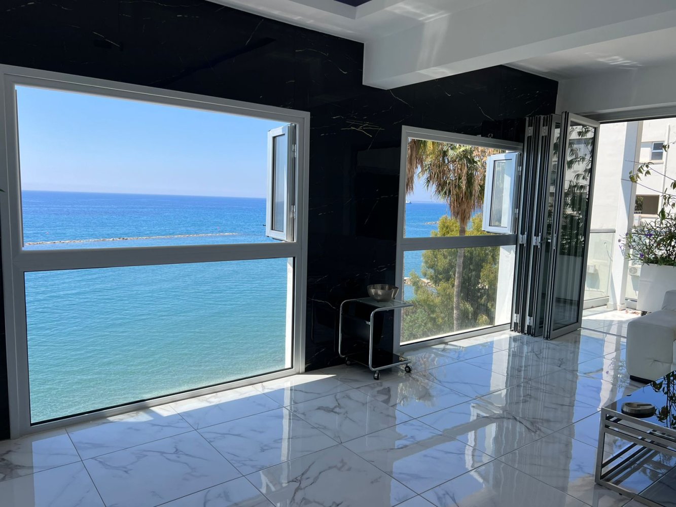 3 bedrooms Apartment in Germasogeia, Limassol, Cyprus No. 60519