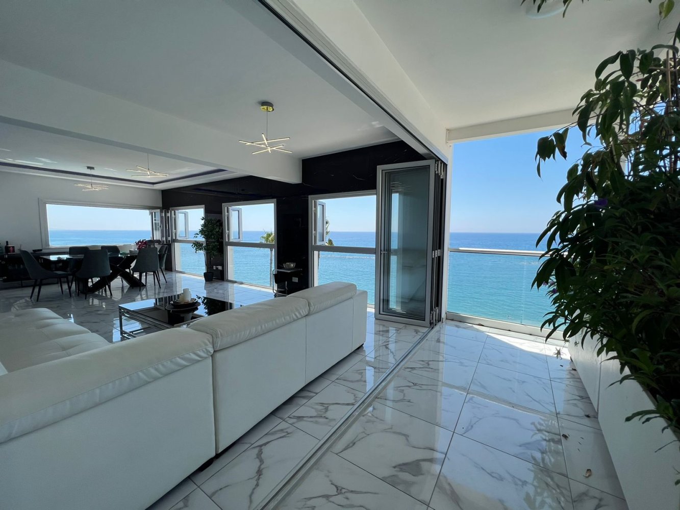3 bedrooms Apartment in Germasogeia, Limassol, Cyprus No. 60519